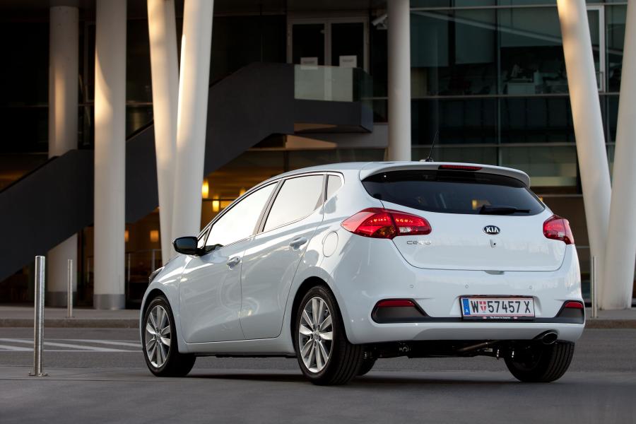  Kia cee&rsquo;d 2012 года  (фото 42 из 72)